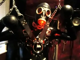 067 rubber gimp photo shooting.