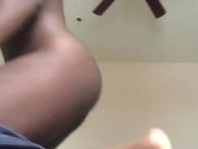 Big booty straight guy twerking
