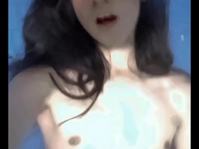Femboy gime hasta venirse